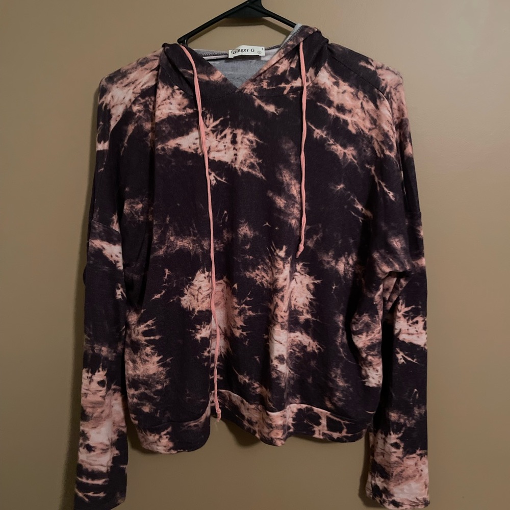 Cropped tie dye pullover